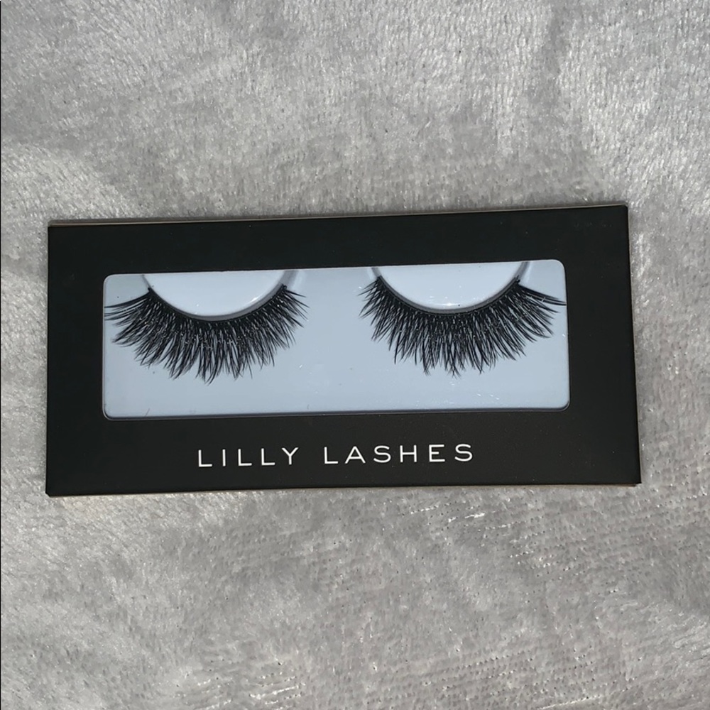 False lashes - Picture 3 of 8